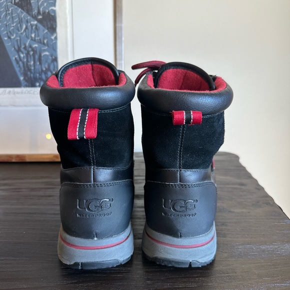 Men’s UGG Hilner Thinsulate Boots - Picture 3 of 7